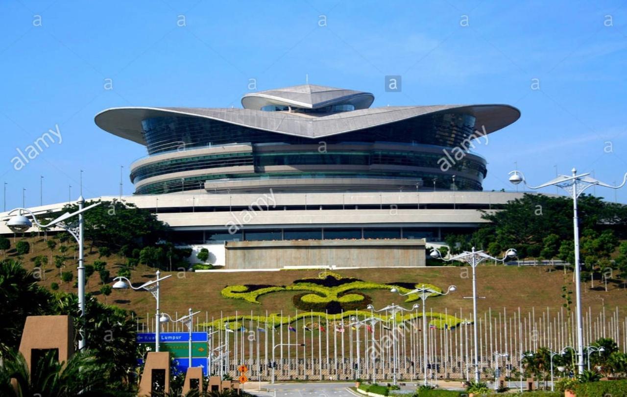 Conezion Residence Putrajaya Nearby Ioi City Mall Exterior foto
